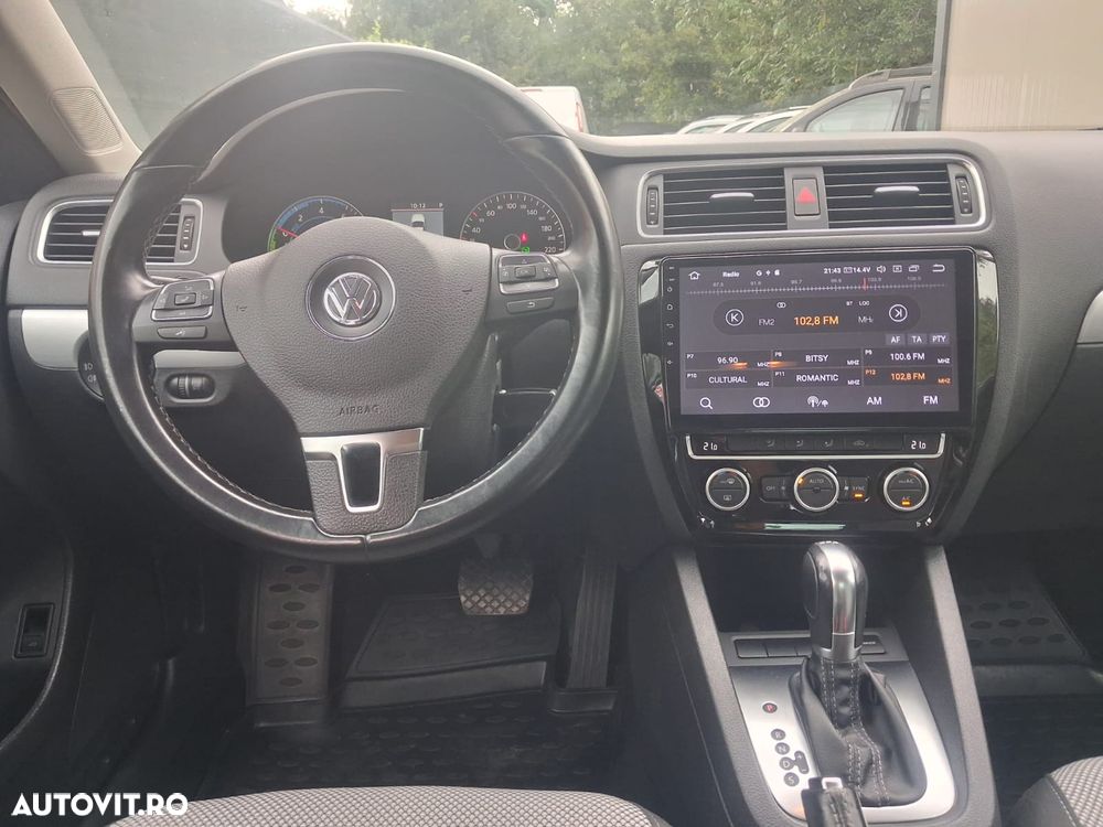Volkswagen Jetta - 7