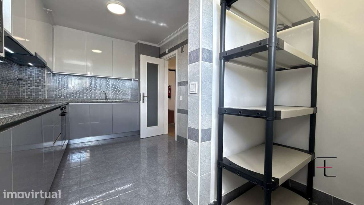 APARTAMENTO T2 REMODELADO EM RIO TINTO - Porto - Grande imagem: 4/17