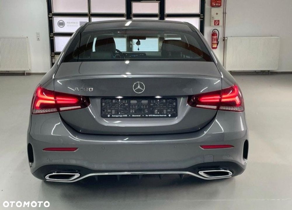 Mercedes-Benz Klasa A 180 7G-DCT - 4