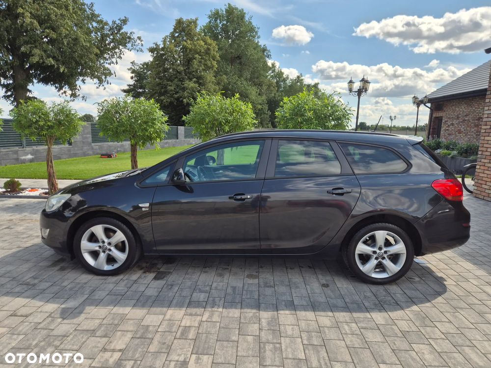 Opel Astra 1.4 Turbo 150 Jahre - 12