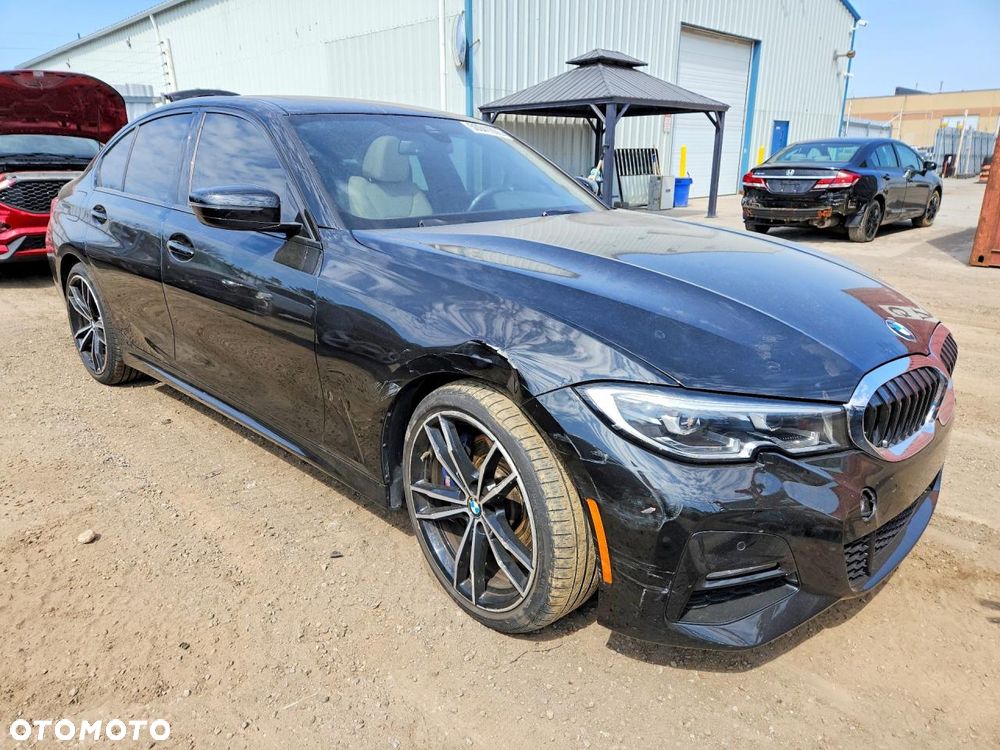 BMW Seria 3 330i xDrive M Sport - 4
