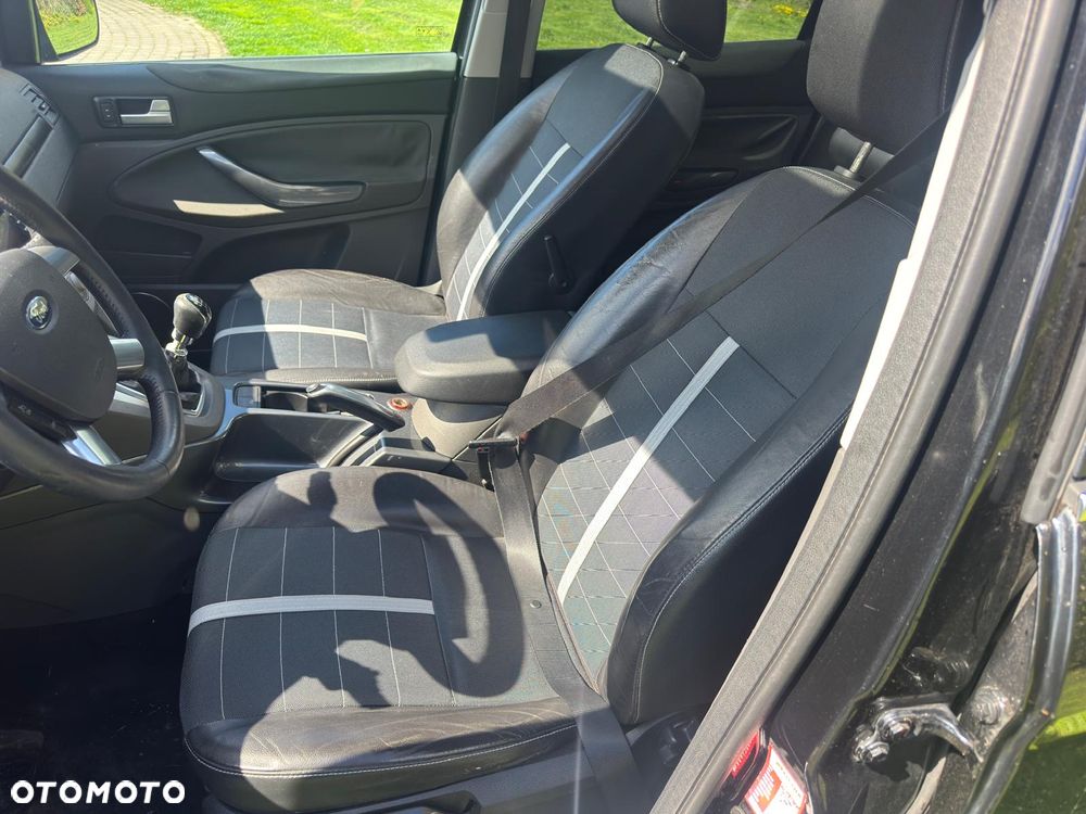 Ford Kuga 2.0 TDCi Titanium - 8