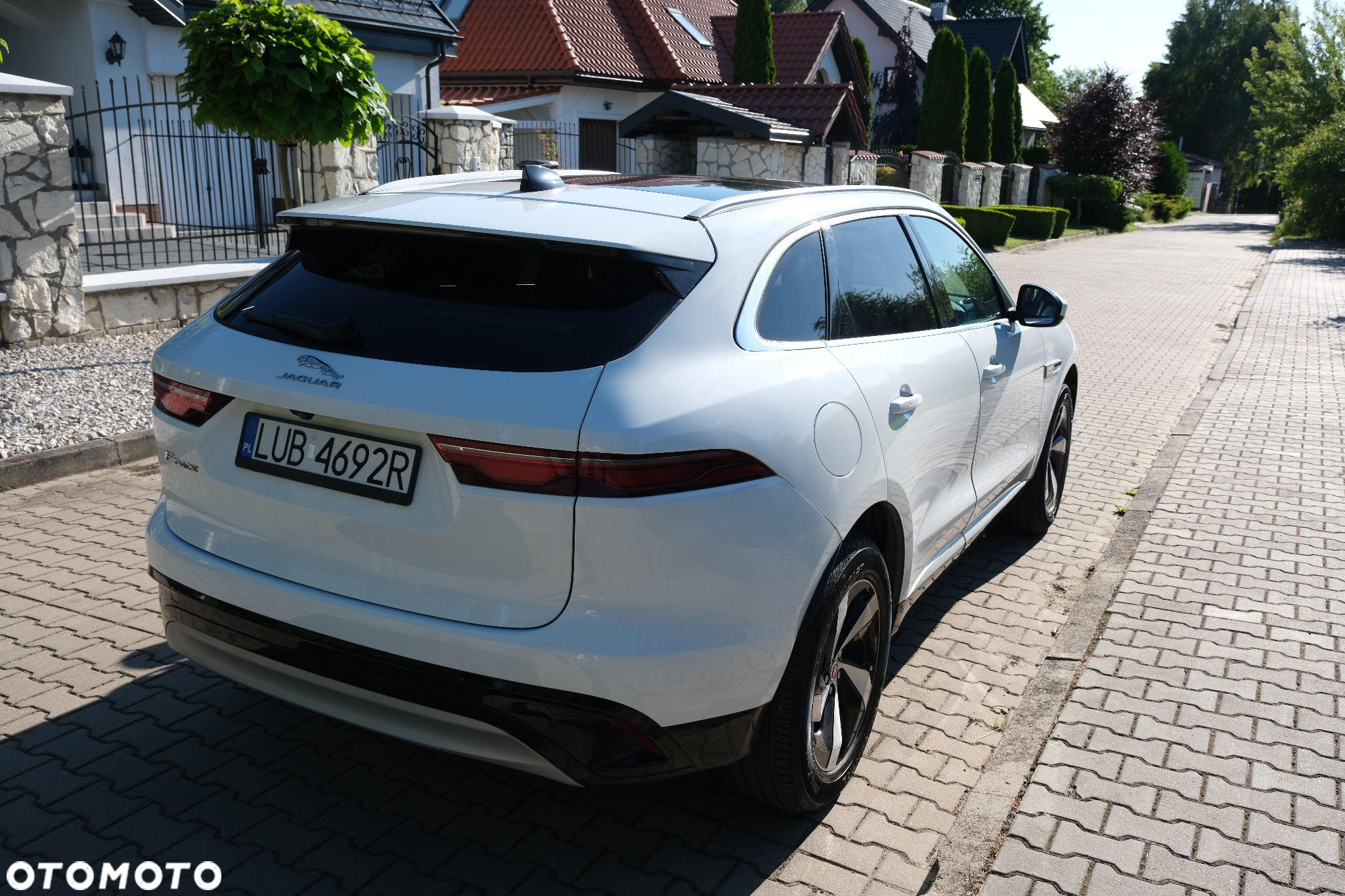 Jaguar F-Pace P250 AWD R-Dynamic SE - 6