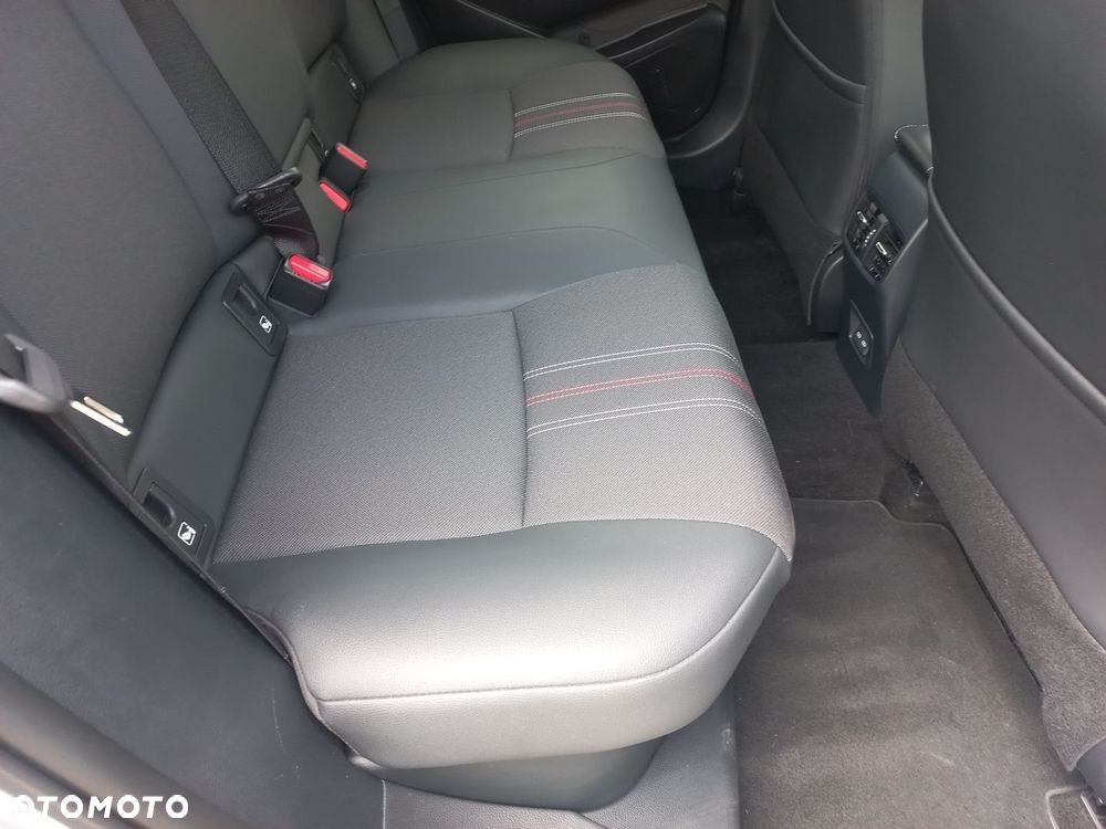 Toyota Corolla 1.8 Hybrid GR Sport Dynamic - 11