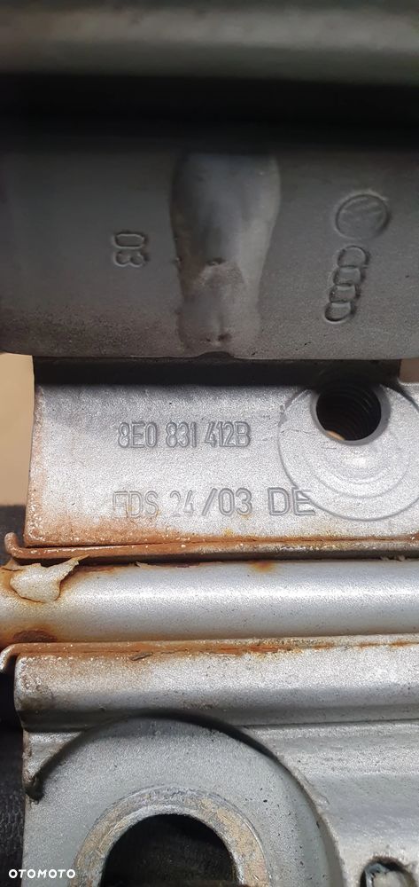 Zawias zawiasy drzwi prawy przód para Audi A4 B6 8E0831412B - 4