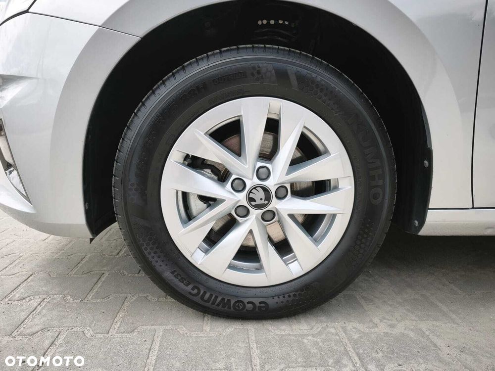 Skoda Fabia 1.0 TSI Selection DSG - 37