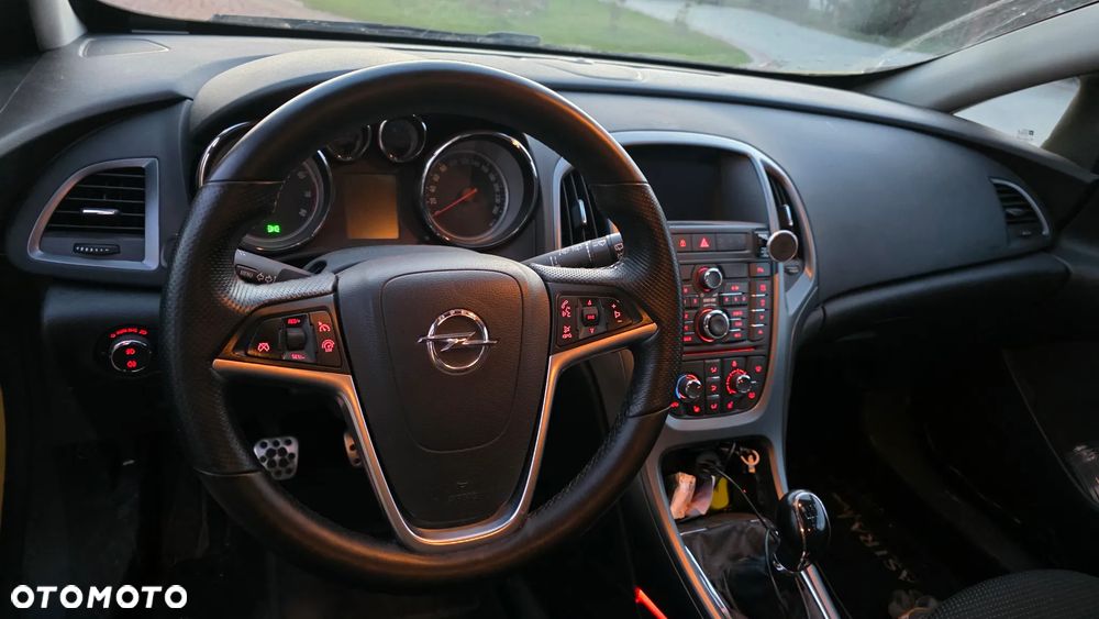 Opel Astra 1.6 Turbo Edition - 8