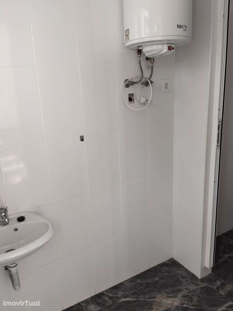 ARRENDA-SE PAVILHÃO INDUSTRIAL com PONTE ROLANTE 16T - Grande imagem: 3/11