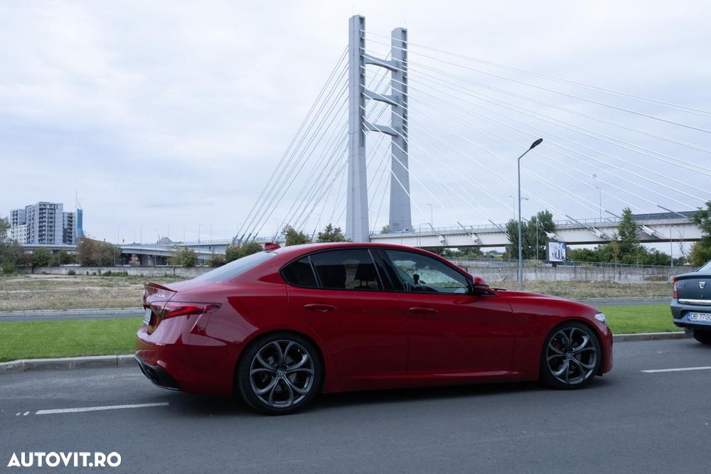Alfa Romeo Giulia 2.0 Turbo 16V AT8 Veloce - 2