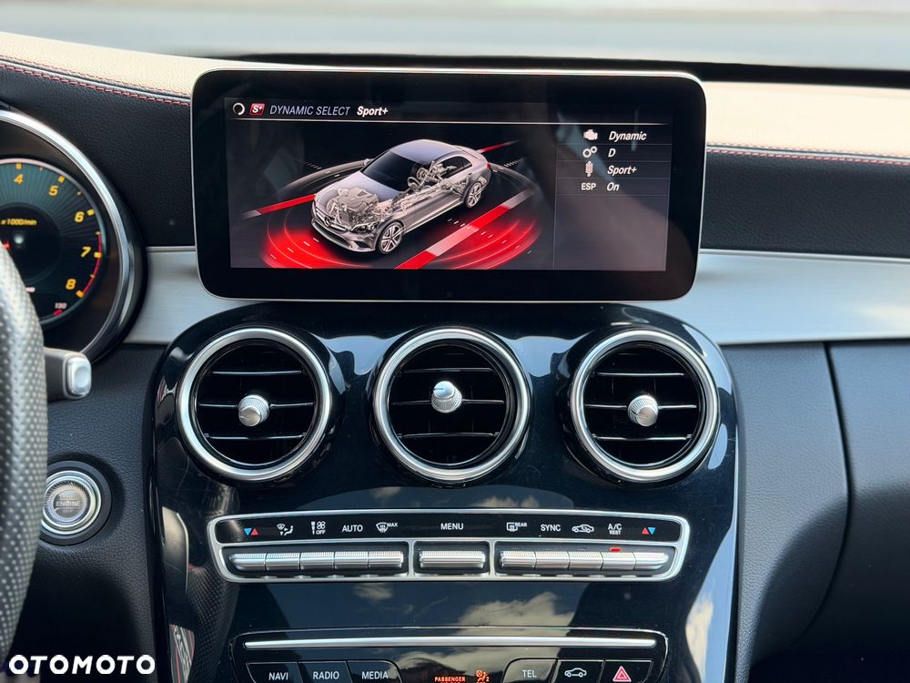 Mercedes-Benz Klasa C AMG 43 4Matic 9G-TRONIC - 27