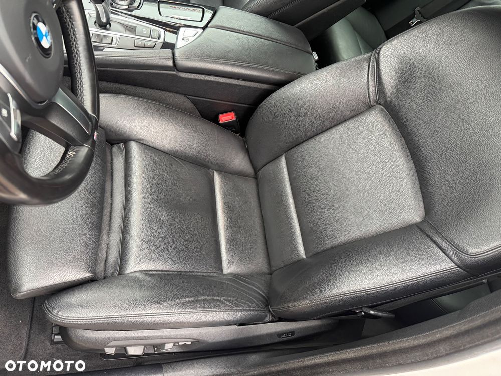 BMW Seria 5 525d xDrive - 17