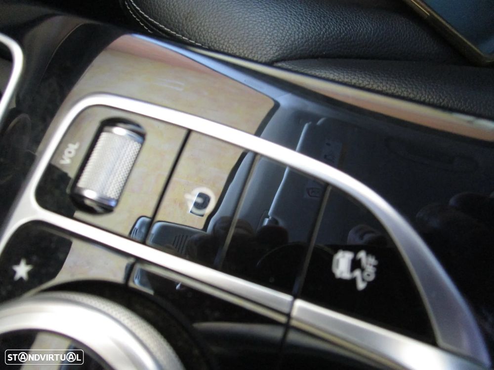 Mercedes-Benz GLC 250 d 4Matic 9G-TRONIC AMG Line - 33