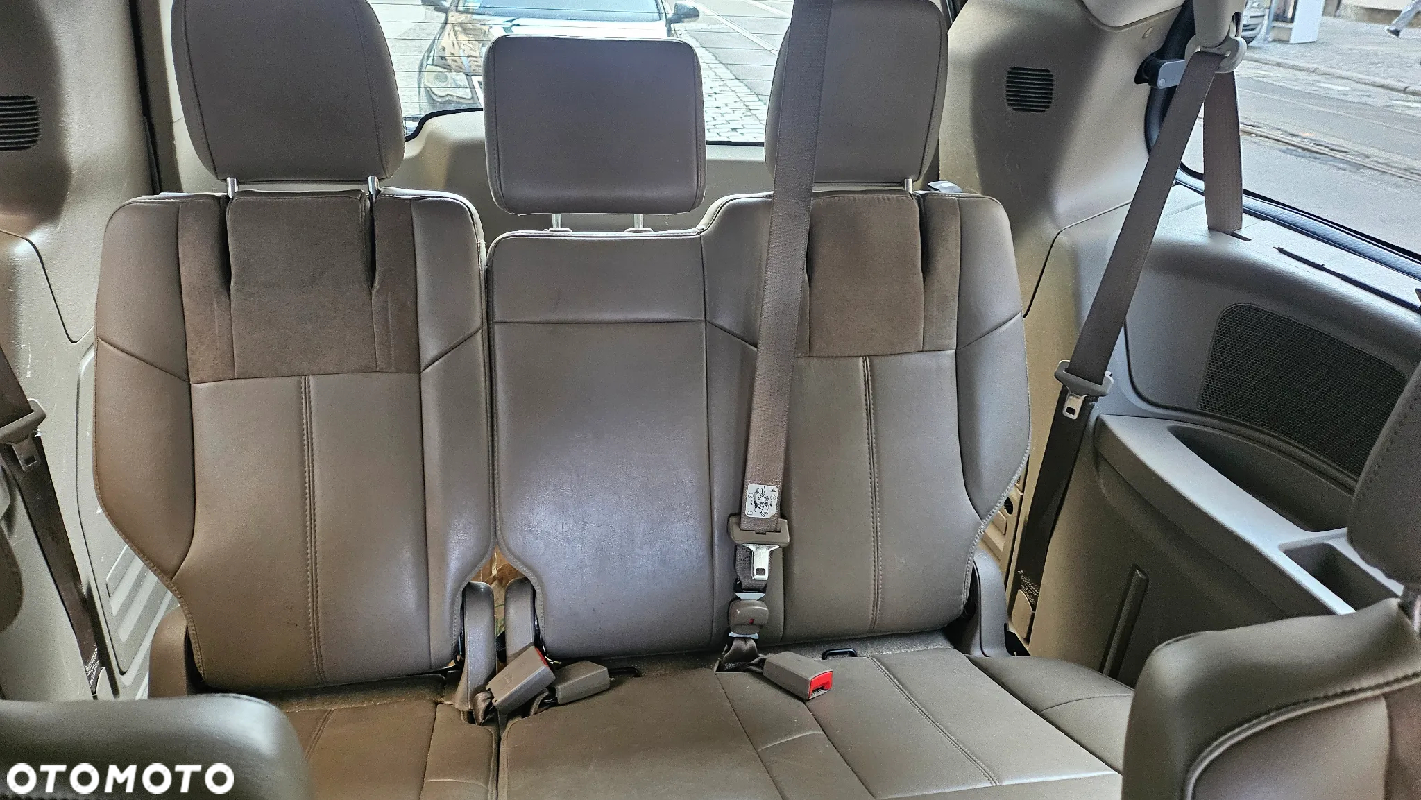 Chrysler Town & Country 3.6 Limited - 12