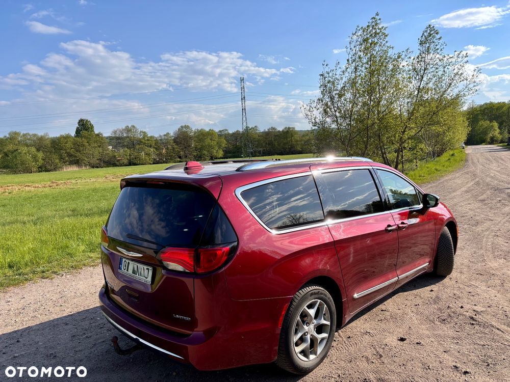 Chrysler Pacifica - 3