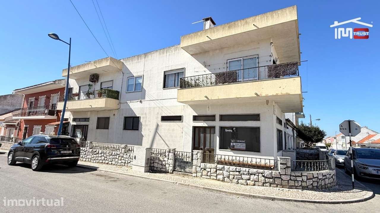 Apartamento T2 Montijo, Garagem, Corredor Exterior, 2 WCs, Open Spa... - Grande imagem: 2/12