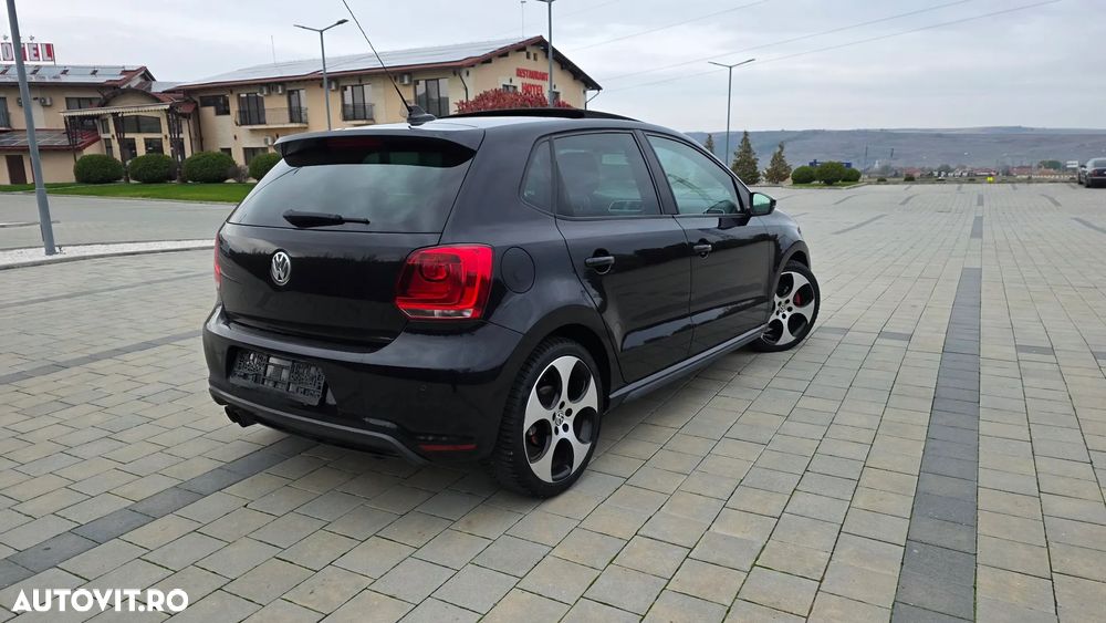 Volkswagen Polo 1.4 DSG GTI - 4