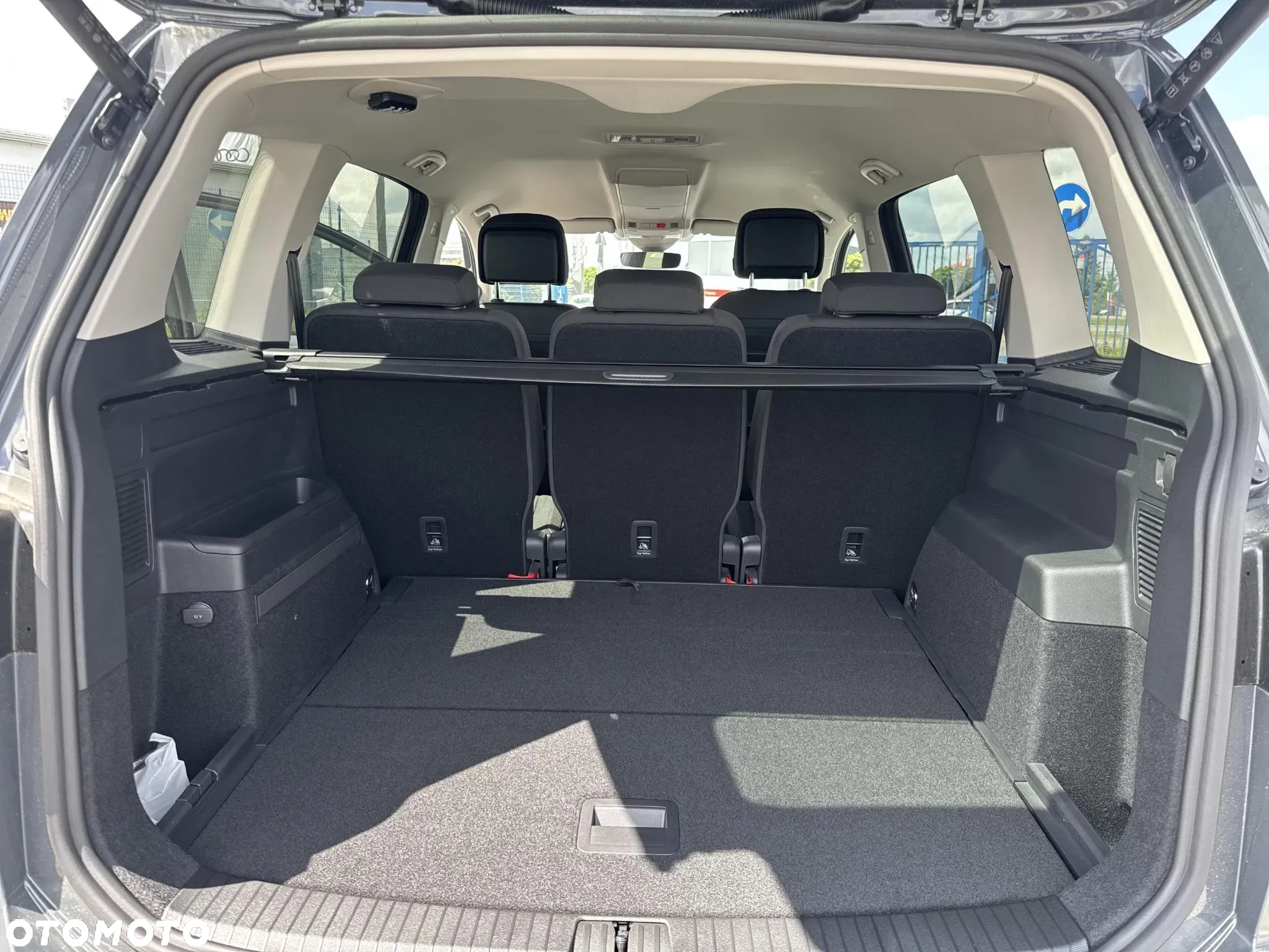 Volkswagen Touran 1.5 TSI EVO Special Edition DSG - 17