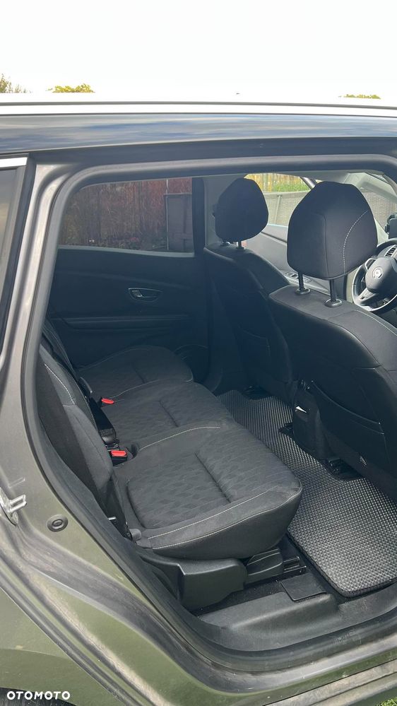 Renault Grand Scenic - 8