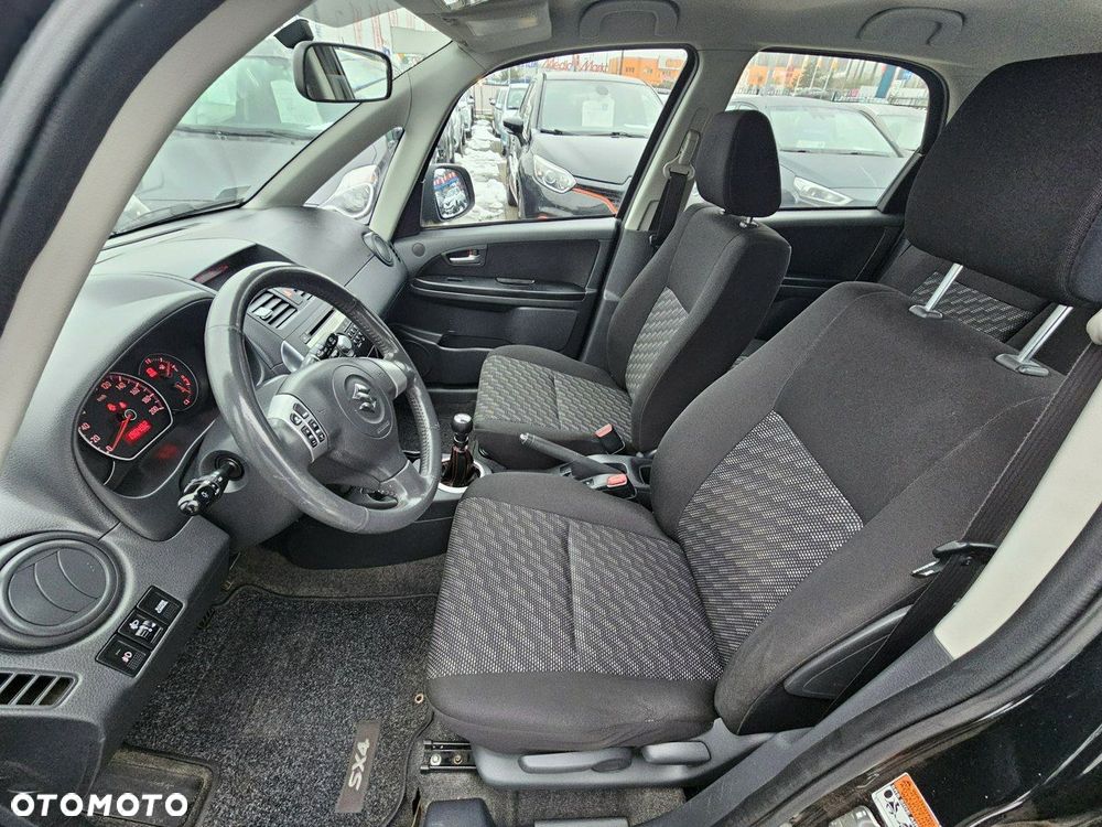 Suzuki SX4 1.6 GS / Premium - 24