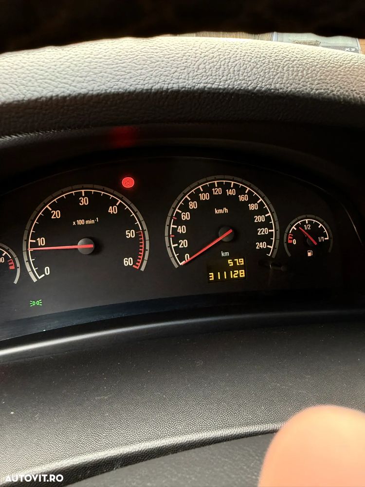 Opel Vectra 1.9 CDTI Essentia - 17