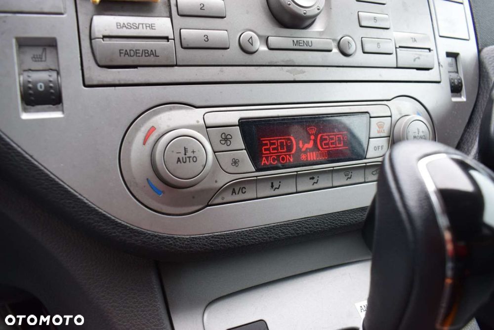 Ford Kuga - 30