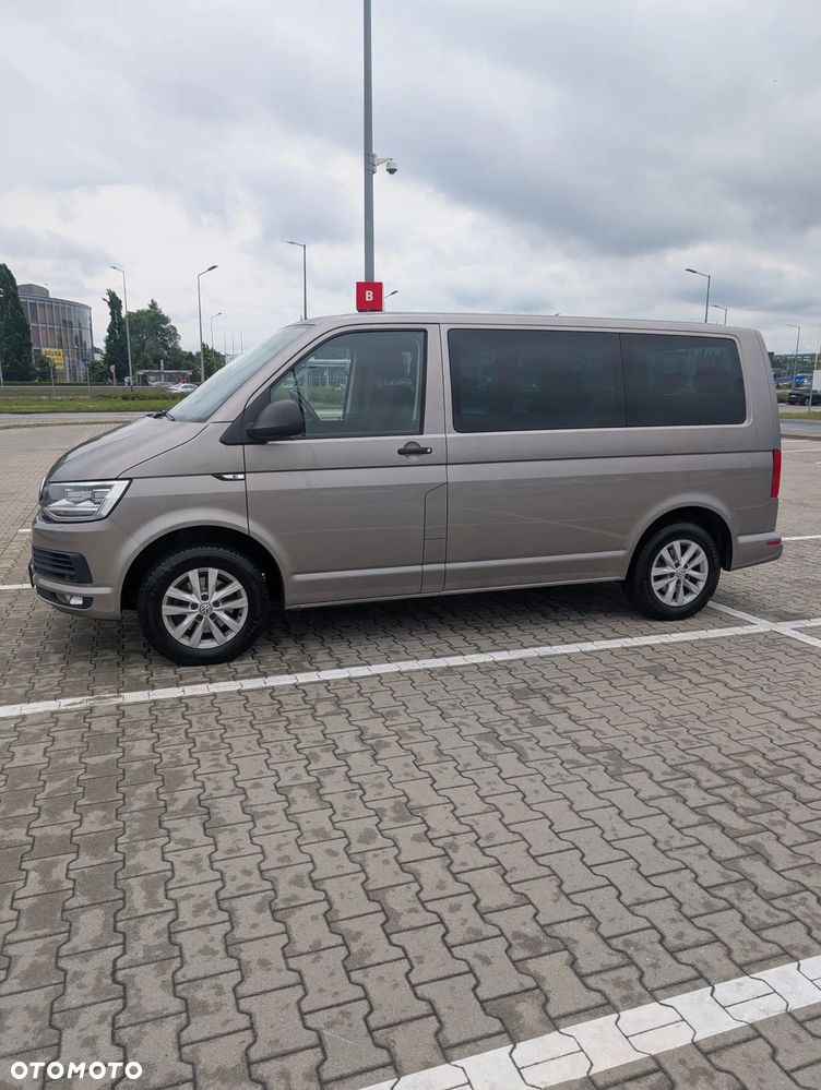 Volkswagen Multivan - 13