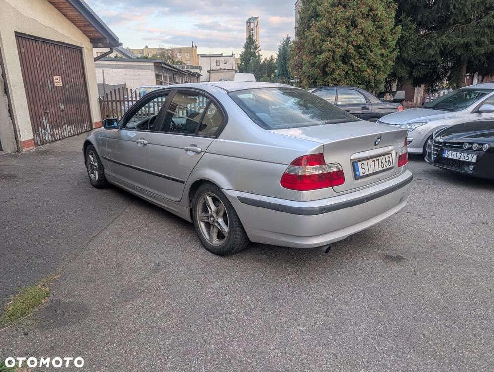 BMW Seria 3 318i - 8
