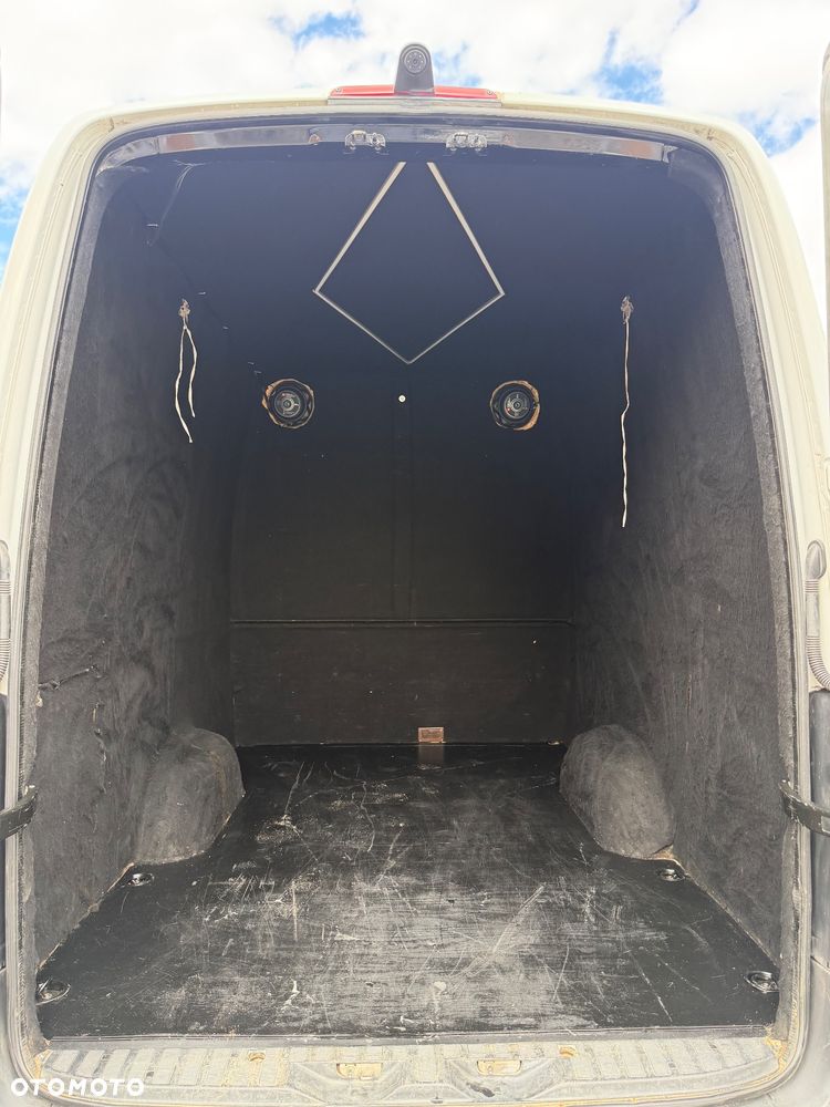 Mercedes-Benz Sprinter - 14
