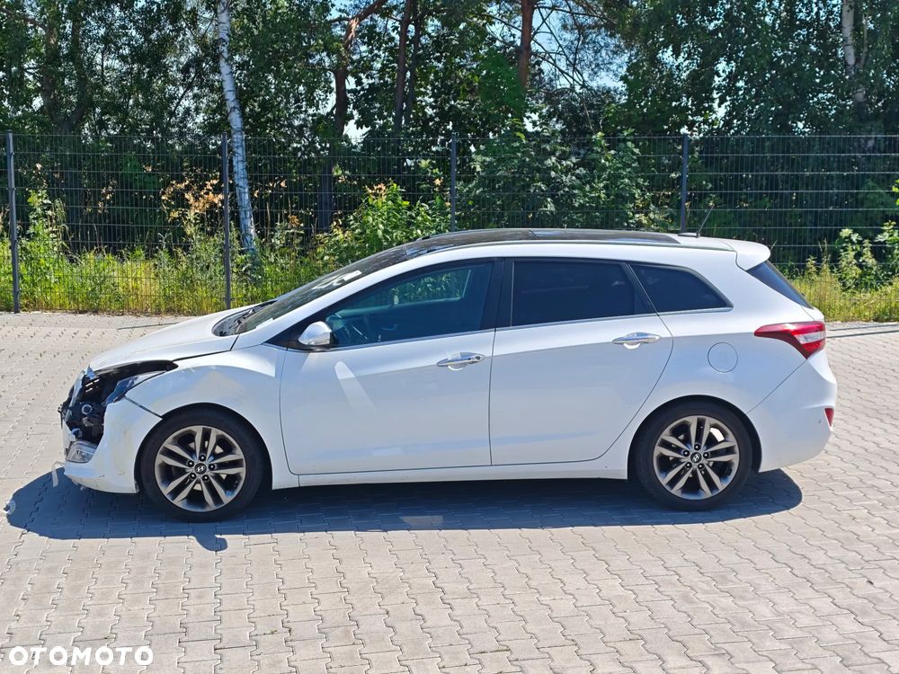 Hyundai i30 1.6 CRDi Fifa World Cup Edition - 3