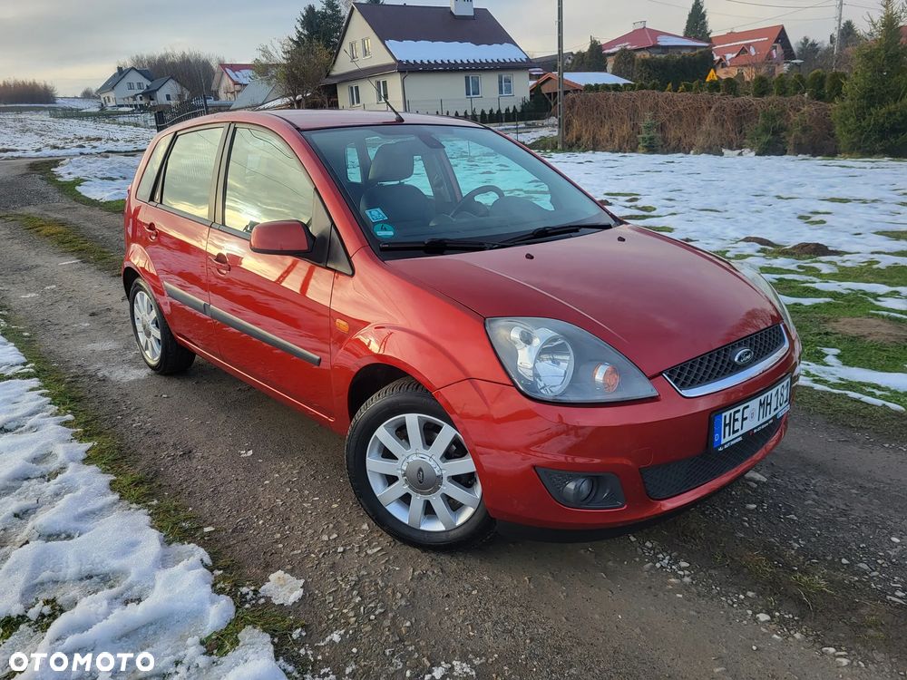 Ford Fiesta 1.6 Ghia - 9