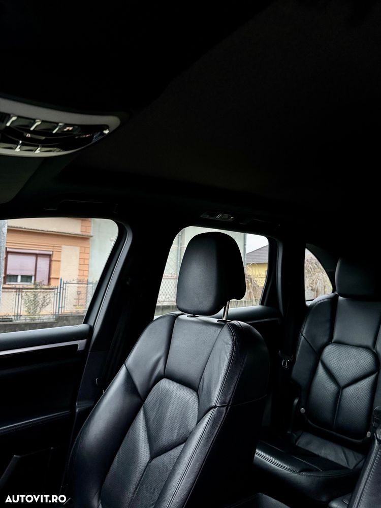 Porsche Cayenne - 20