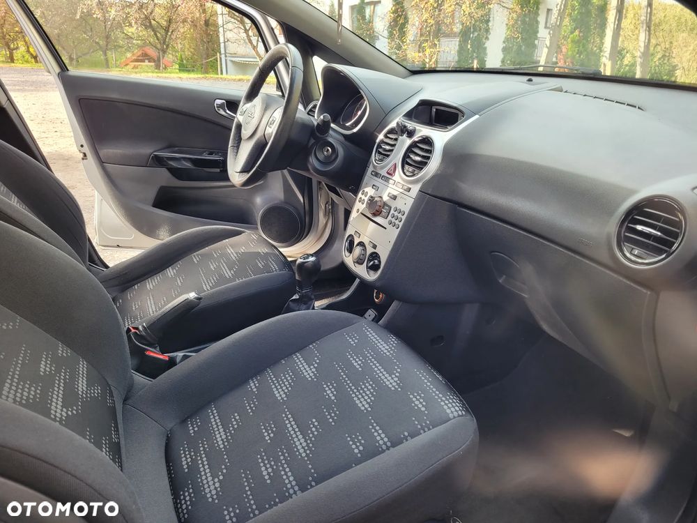 Opel Corsa 1.4 16V Innovation - 20