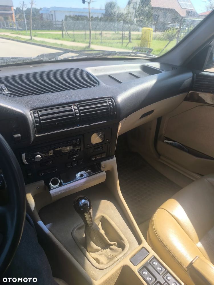 BMW Seria 5 520i - 9