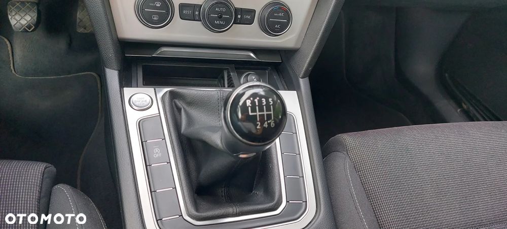 Volkswagen Passat 2.0 TDI BMT Comfortline - 9