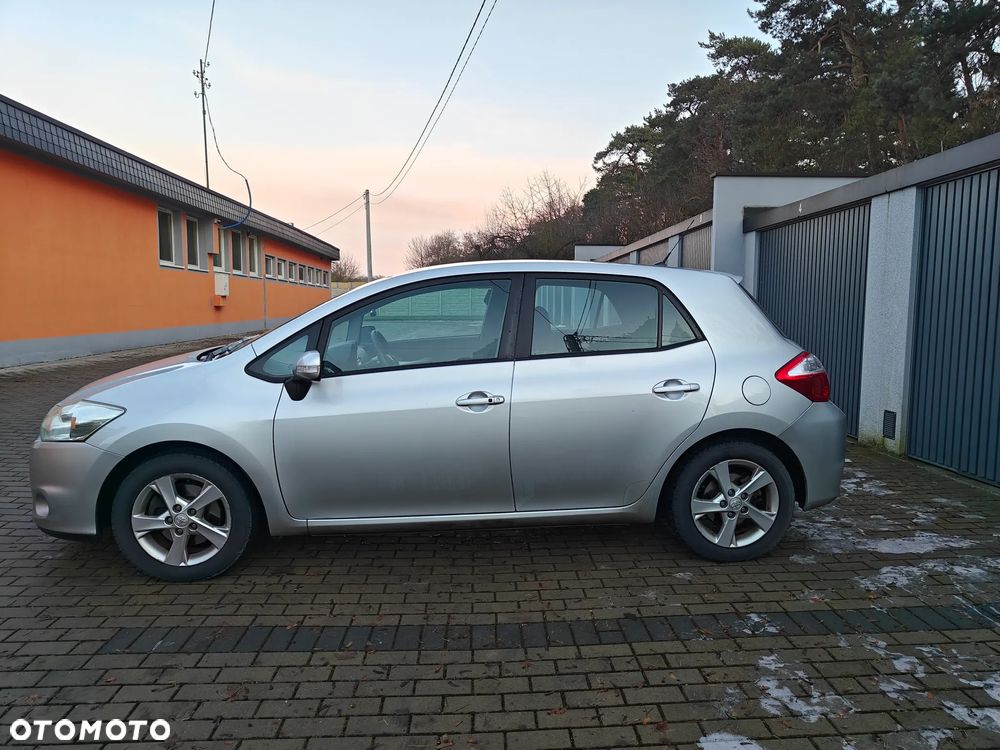 Toyota Auris 2.0 D-4D 2010 - 4