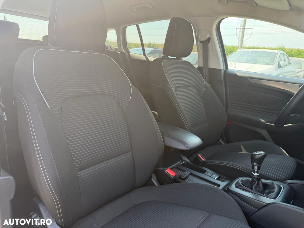 FORD Focus 2022 — imagine 12