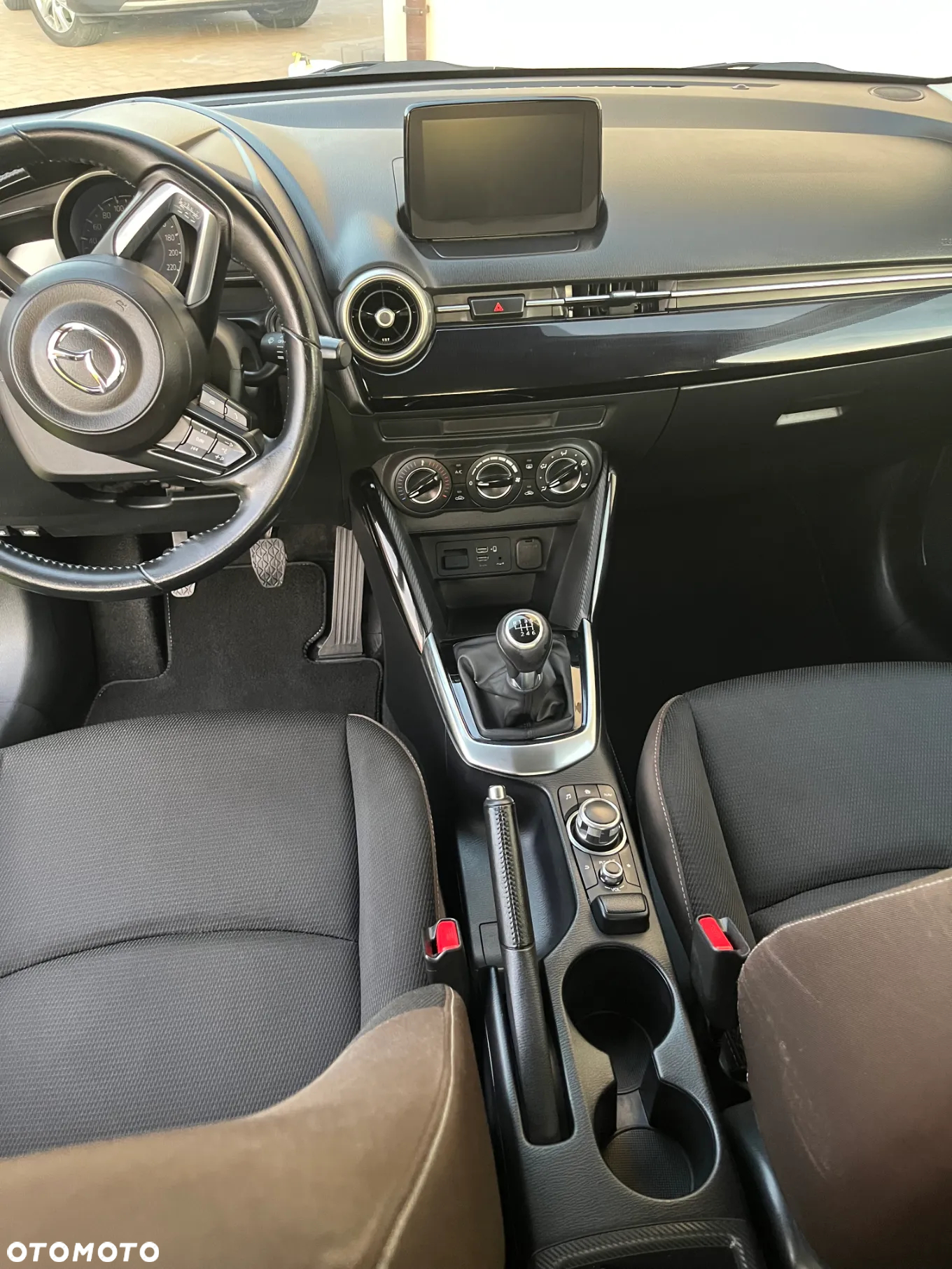 Mazda 2 - 13