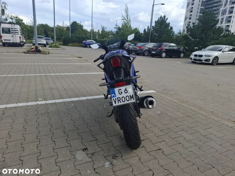 Yamaha YZF - 4
