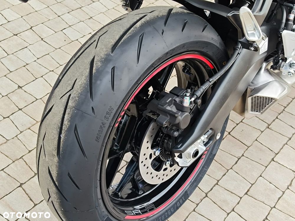 CFMoto SR - 22