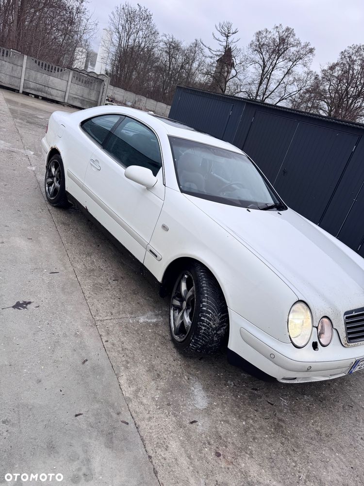 Mercedes-Benz CLK - 6