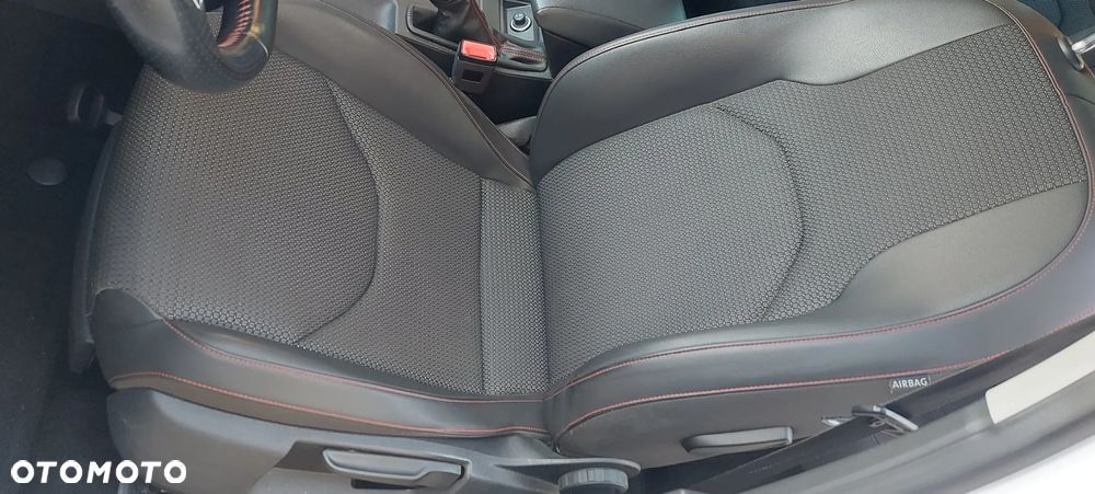 Seat Leon 2.0 TDI DPF FR Black Matt Edition - 25