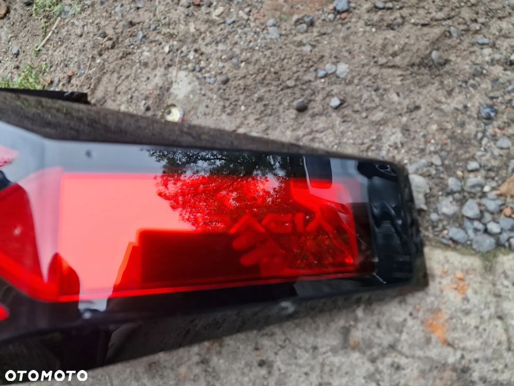 Lampa prawy tył Dacia duster  III - 3