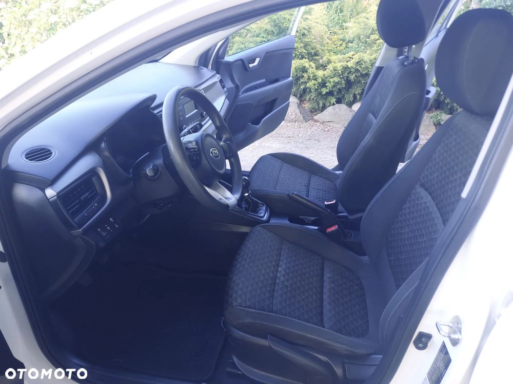 Kia Rio - 21