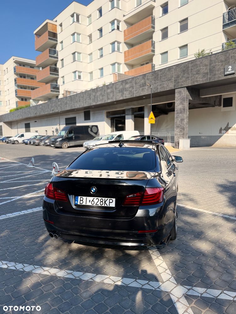 BMW Seria 5 520d xDrive - 4