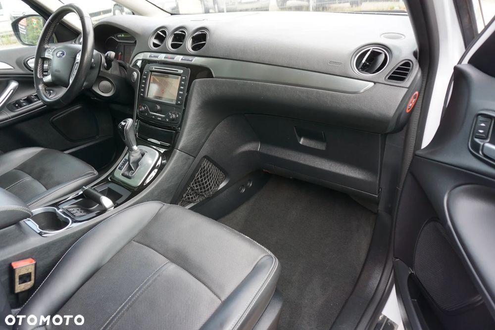 Ford S-Max 2.0 TDCi DPF Titanium - 19