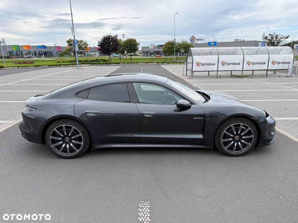 Porsche Taycan Turbo - 19