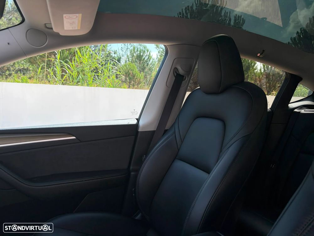 Tesla Model Y Standard - 10
