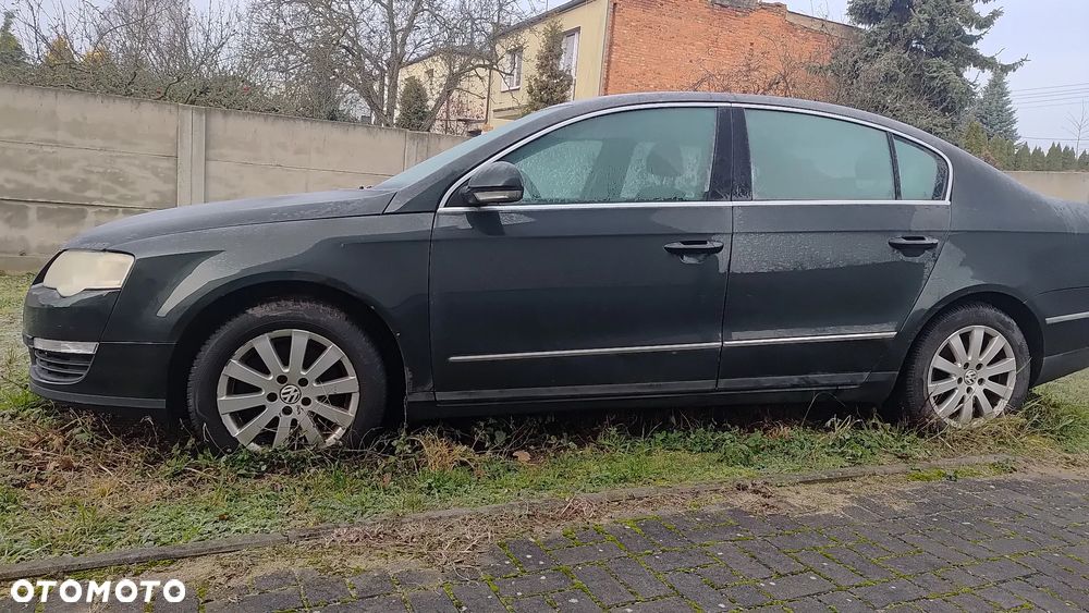 Volkswagen Passat - 4