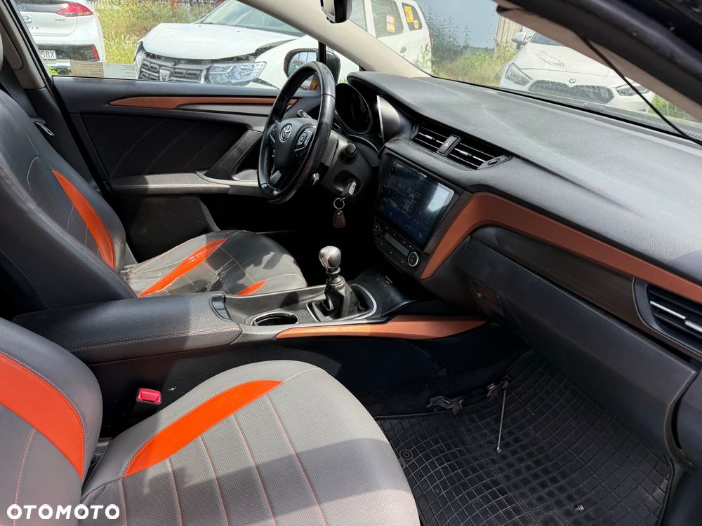 Toyota Avensis 1.8 Premium - 20