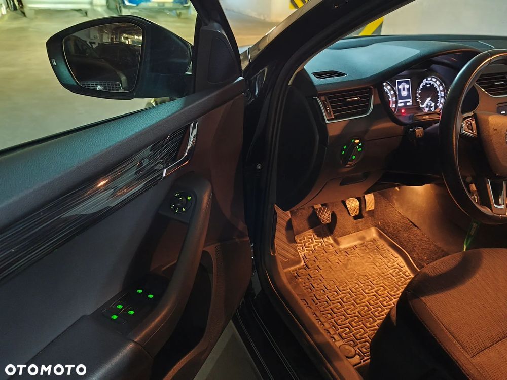 Skoda Octavia 2.0 TDI SCR Ambition - 19